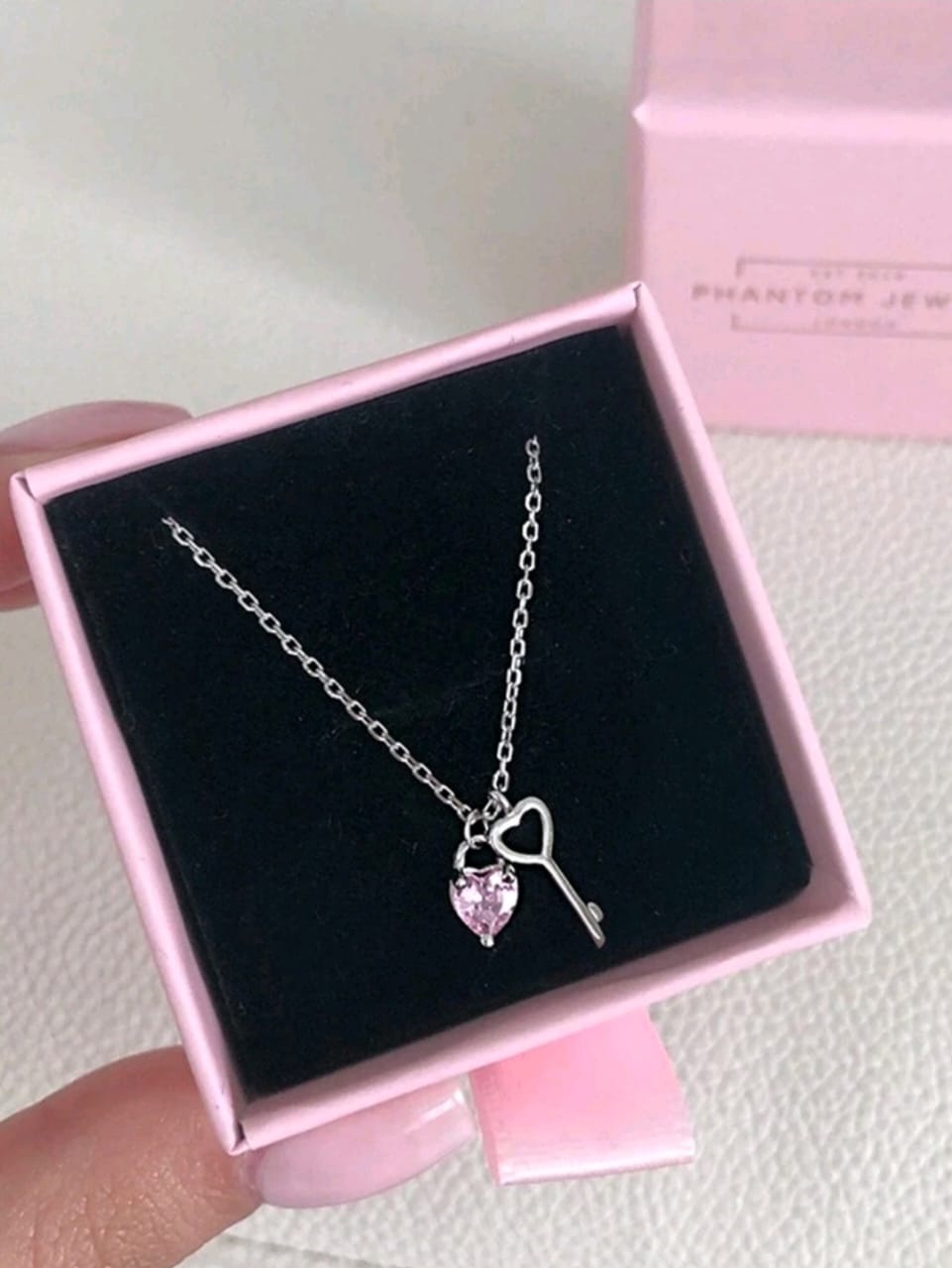 Pink Luxury Necklace with a Carved Heart Crystal(THE PERFECT GIFT FOR HER)